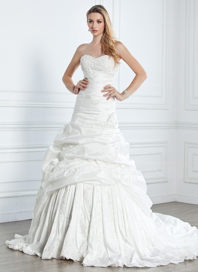 A-Line/Princess Sweetheart Chapel Train Taffeta Wedding Dress With Ruffle Lace Beadwork Flower(s) (002005315)