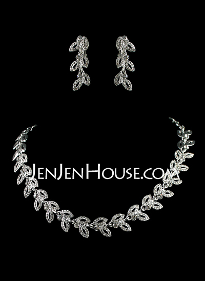 Fantastic Ladies Pearl Necklace and Earrings Jewelry Set (011006360)