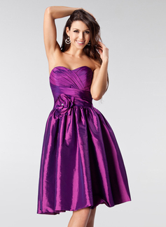 A-Line/Princess Sweetheart Knee-Length Taffeta Homecoming Dress With Ruffle Beading Flower(s) (022020884)