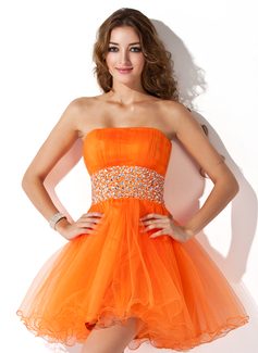 A-Line/Princess Strapless Short/Mini Tulle Homecoming Dress With Ruffle Beading (022021051)