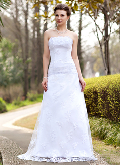 A-Line/Princess Strapless Sweep Train Satin Tulle Wedding Dress With Ruffle Lace (002000127)