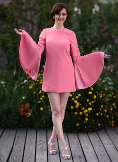 Sheath Scoop Neck Short/Mini Chiffon Homecoming Dress (022009329)