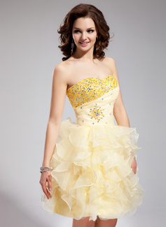 A-Line/Princess Sweetheart Short/Mini Organza Homecoming Dress With Ruffle Beading (022021304)