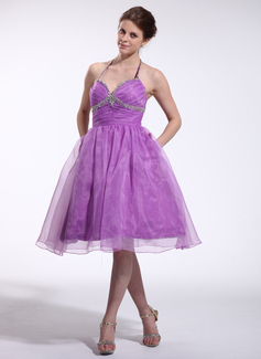 A-Line/Princess Halter Knee-Length Organza Charmeuse Homecoming Dress With Ruffle Beading (022026267)