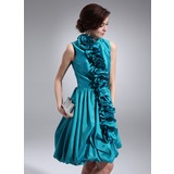 A-Line/Princess Scoop Neck Knee-Length Taffeta Cocktail Dress With Ruffle (016020775)