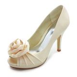 Satin Stöckel Absatz Peep Toe Plateauschuh Absatzschuhe Brautschuhe mit Satin Blume (047005115)