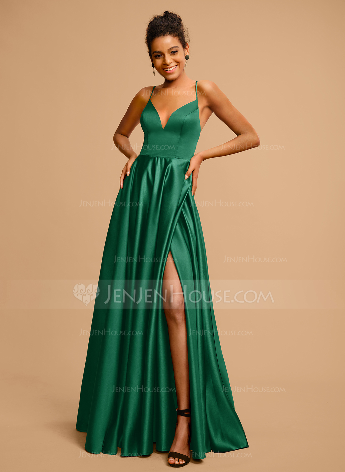 A-linja v-kaula lattiaa hipova pituus satiini tanssiaismekko 