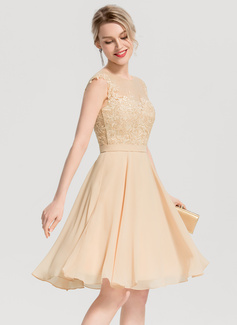 A-line Scoop Knee-Length Chiffon Lace Cocktail Dress With Appliques Lace 