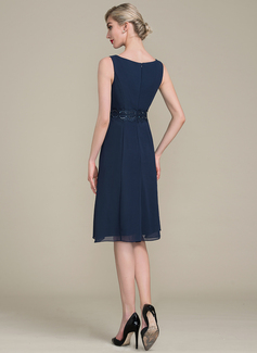 Sheath Scoop Knelengde Chiffong Kjole til brudens mor med Profilering Applikasjoner Blonder paljetter 