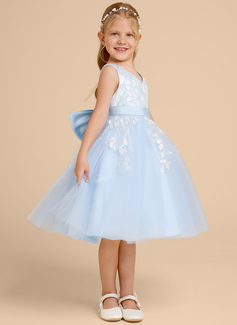 A-line kjole V-hals Knelengde Tyll Blonder Brudepikekjole barn med Sløyfe 