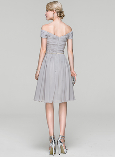 A-line kjole Bare skuldre Knelengde Chiffong Cocktailkjole med Frynse Profilering 