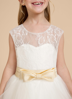 Prinzessin Rundhals Bodenlang Satin Tüll Spitze Blumenmädchenkleid mit Schleife 