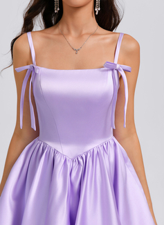 Ball-Gown/Princess Square Short Satin Homecoming Dress With Bow 
