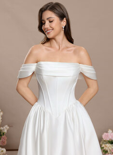 Robe princesse à épaules dénudées bustier multipositions en mousseline