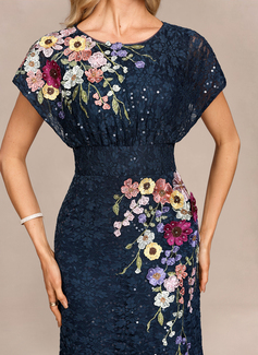 Sheath/Column Scoop Floor-Length Lace Evening Dress With Sequins Flower Appliques Lace 