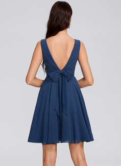 A-line V-Neck Short Chiffon Homecoming Dress With Bow Ruffle Ruched 