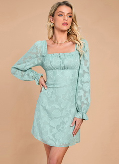 Firkantet utringning Kortermer Avslappet A-line kjole Chiffong Mini Motekjoler 