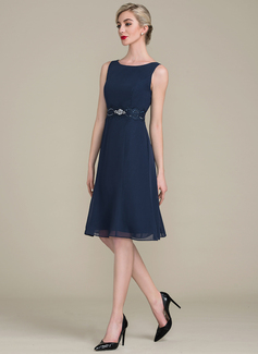 Sheath Scoop Knelengde Chiffong Kjole til brudens mor med Profilering Applikasjoner Blonder paljetter 