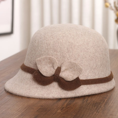 Mulher lã chapéu cloche com laço para o outono/inverno