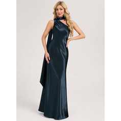 Kjole i Stretch sateng med En skuldret