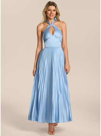 Escote halter sin mangas plisado vestido