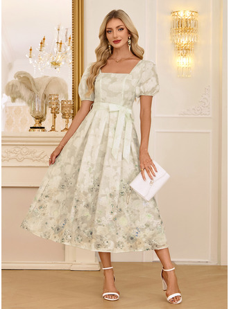 Estampa floral devorê floral midi vestido
