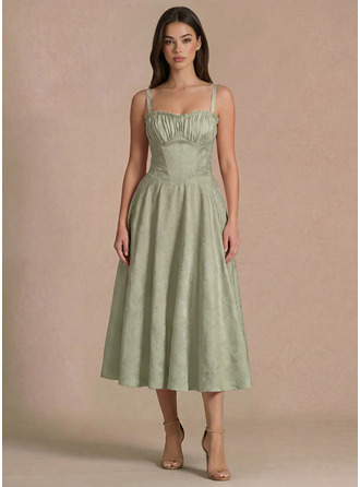 Col cœur à fines bretelles jacquard robe