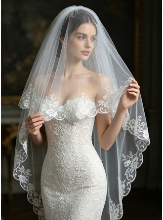 Pitsi leikata reuna kaksitasoinen morsiamen valssin pituus 130 cm häät veil blusherin kanssa