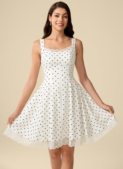 Kleid in A-Linie mit Herzausschnitt Ärmellos Polka-Dots aus Spitze