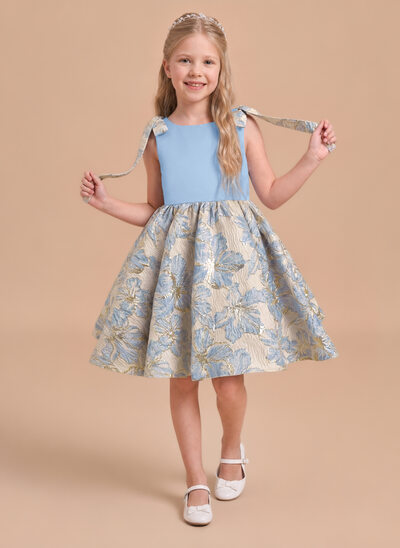 Vestido línea a con lazo de satén