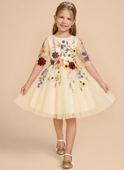 Vestido línea a con lazo de tul