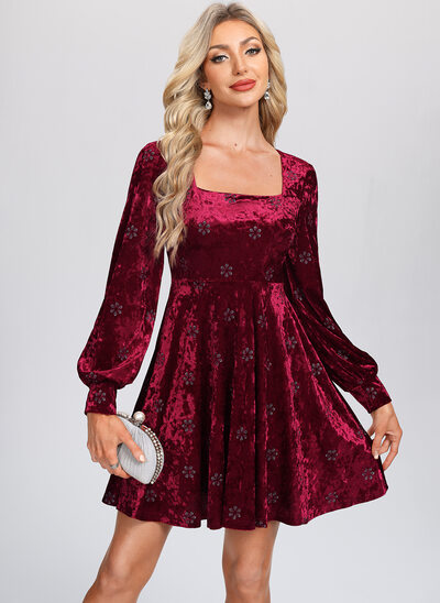 A-line Square Short Velvet Cocktail Dress With Embroidered 