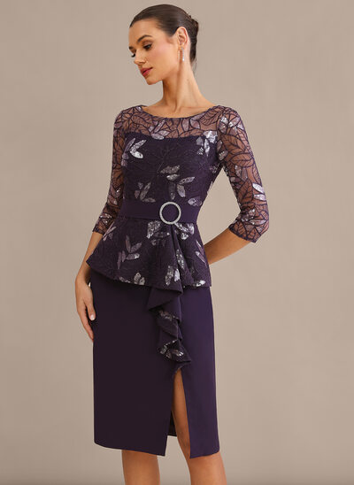 Robe de soirée fourreau col rond illusion longueur genou dentelle mousseline avec volants en cascade broche en cristal paillettes 