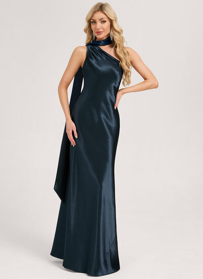 Une épaule satin stretch robe